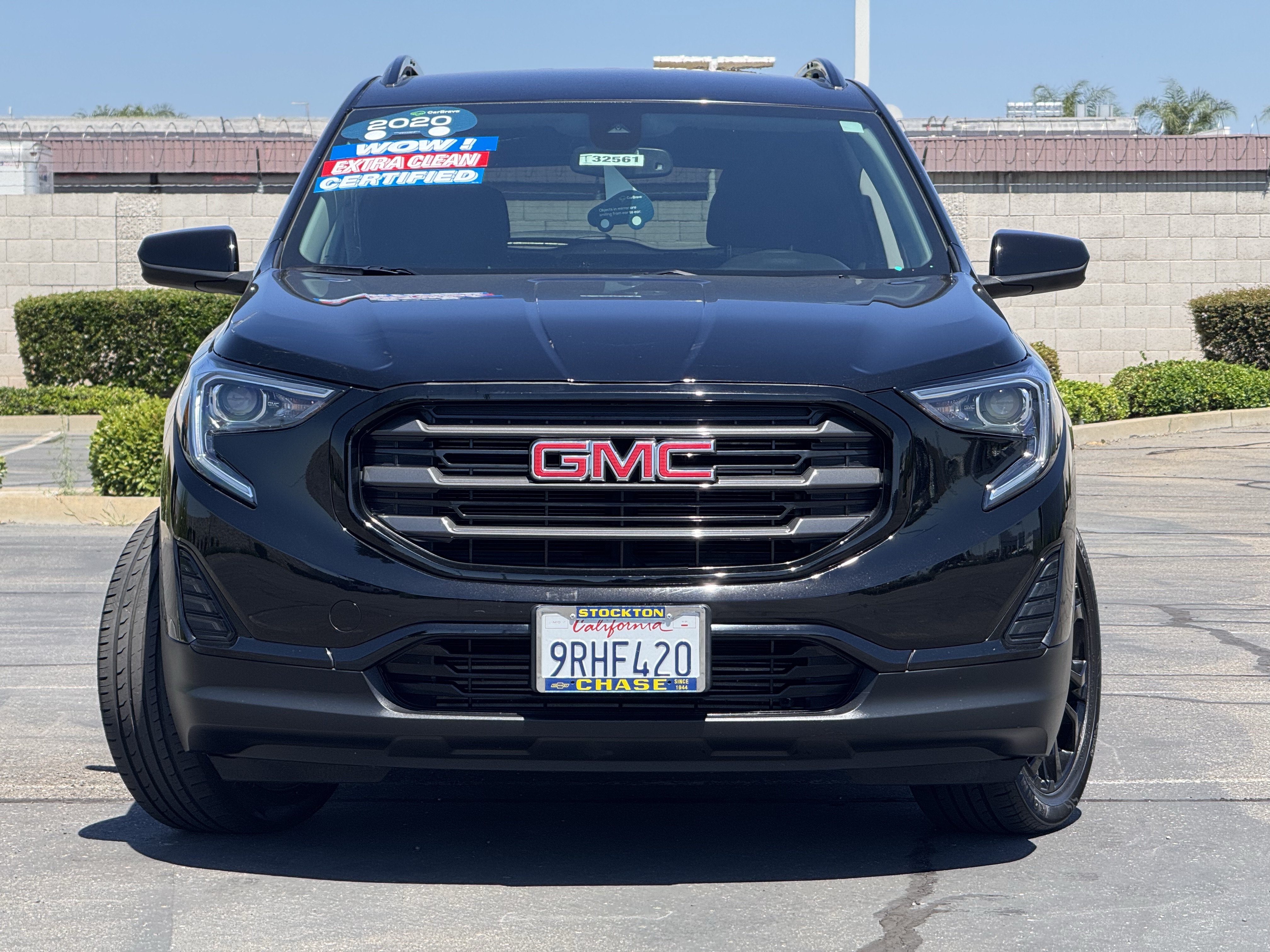 Used 2020 GMC Terrain SLE w/ Elevation Edition FWD image 2