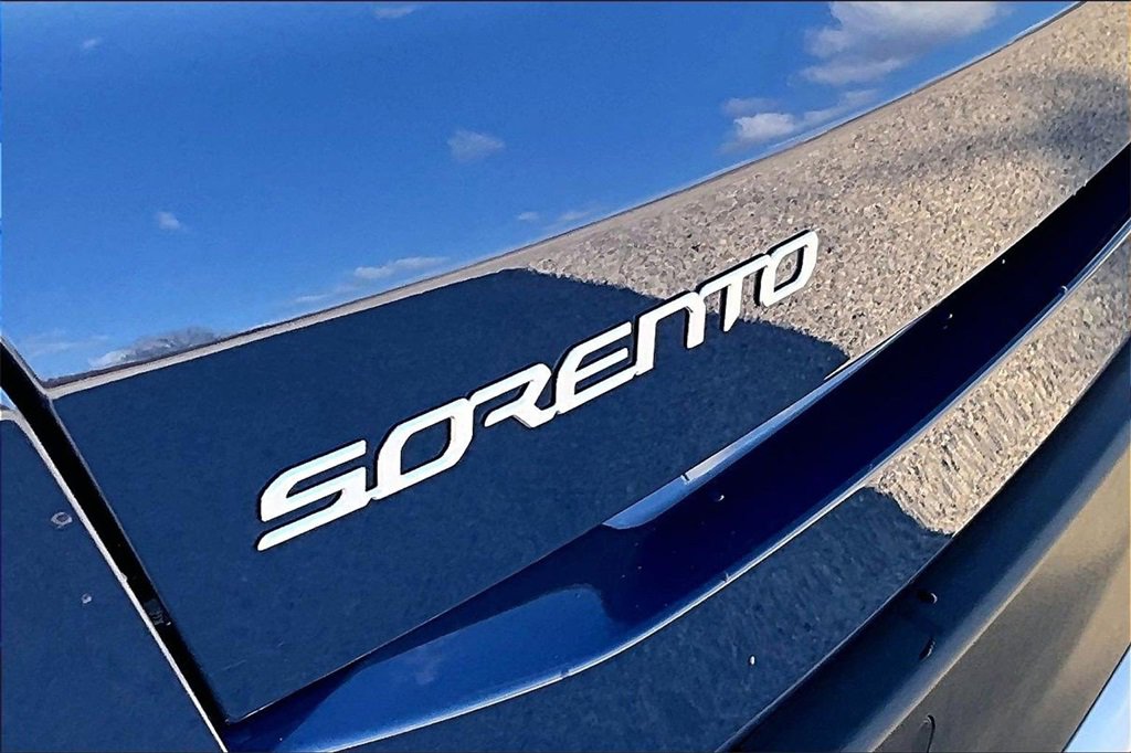 Used 2025 Kia Sorento SX image 34