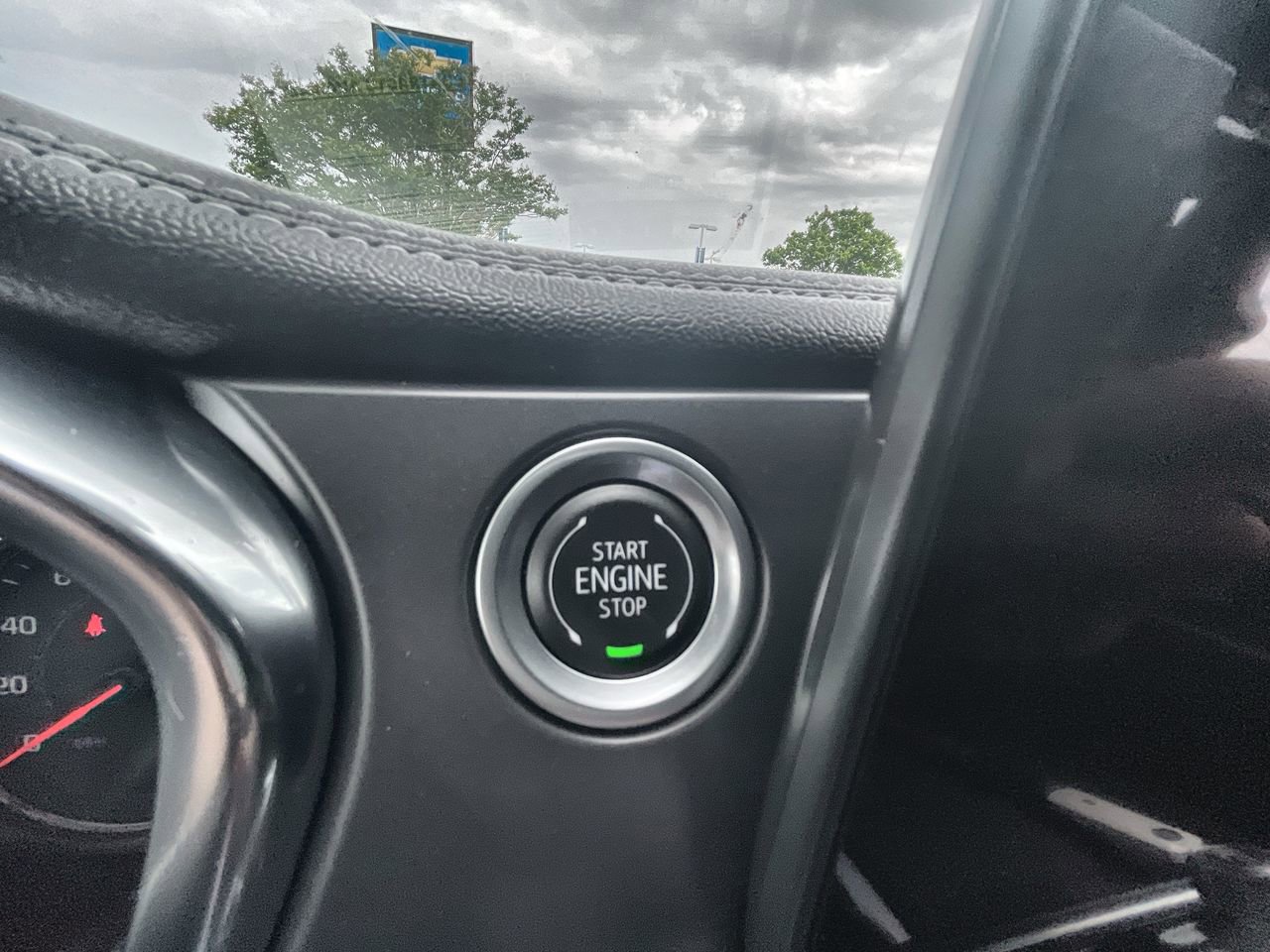 Used 2025 Chevrolet Blazer LT FWD image 17