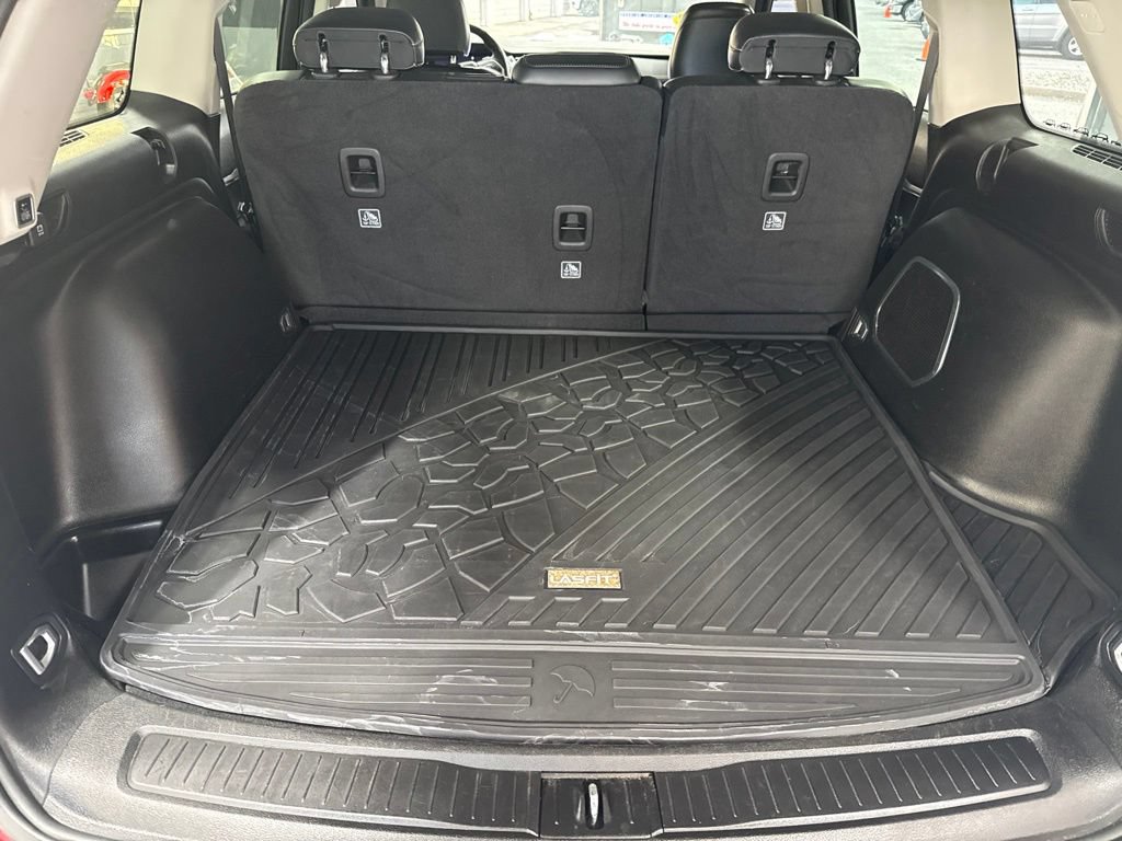Used 2022 Jeep Grand Cherokee Limited AWD/4WD image 10