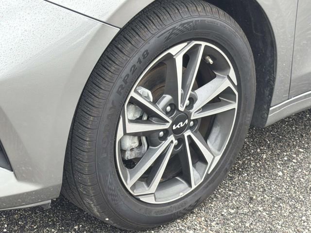 Used 2024 Kia Forte LXS FWD image 16