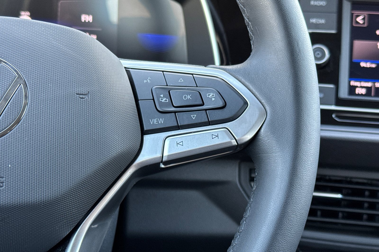 Used 2024 Volkswagen Jetta SE image 27