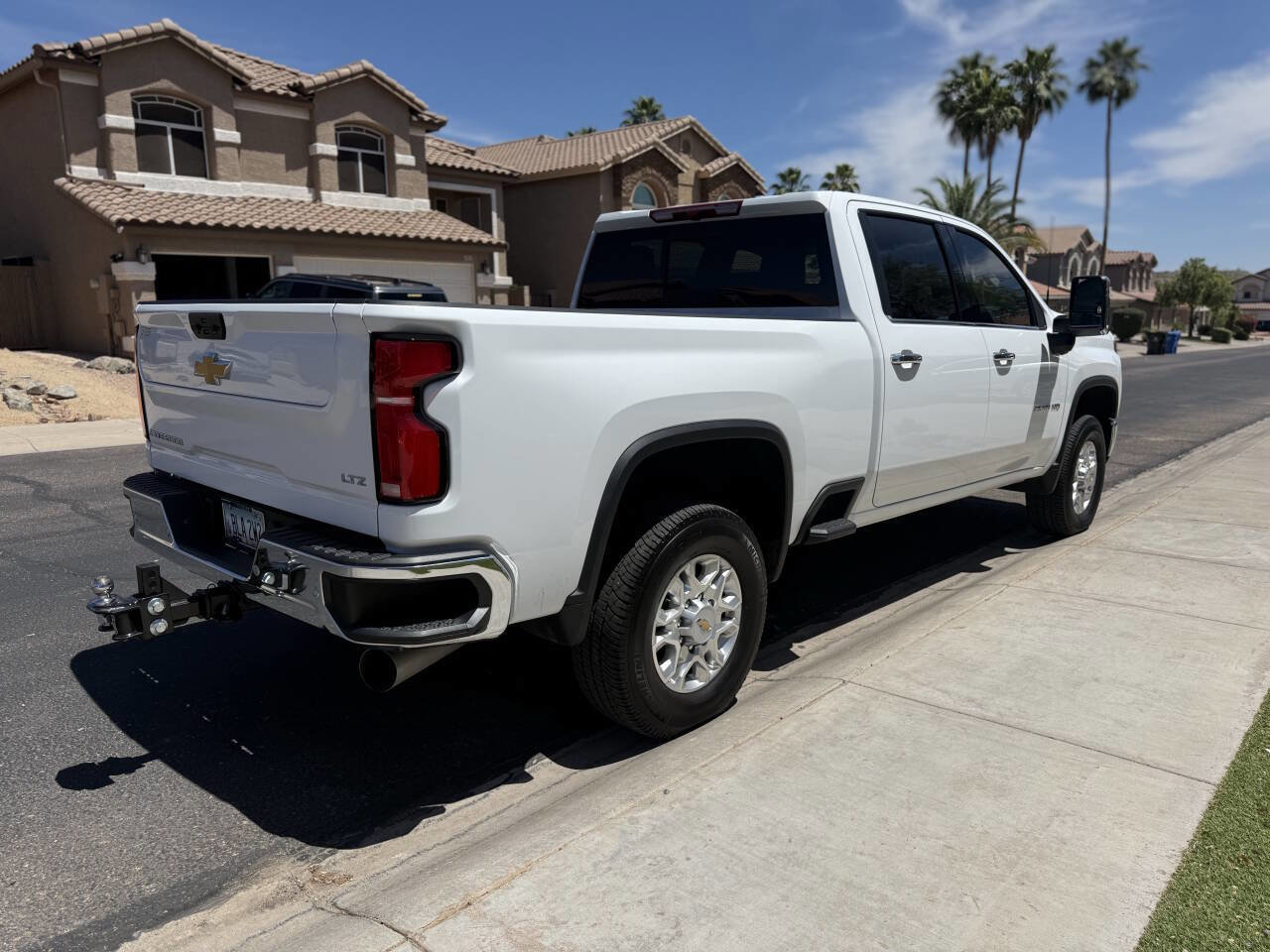 Used 2025 Chevrolet Silverado 2500 LTZ w/ LTZ Convenience Package AWD/4WD image 7