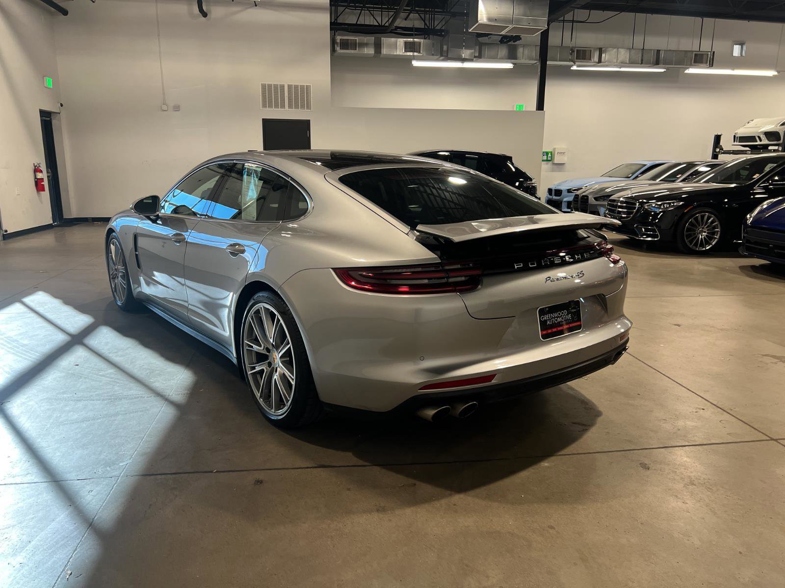 Used 2020 Porsche Panamera 4S image 5