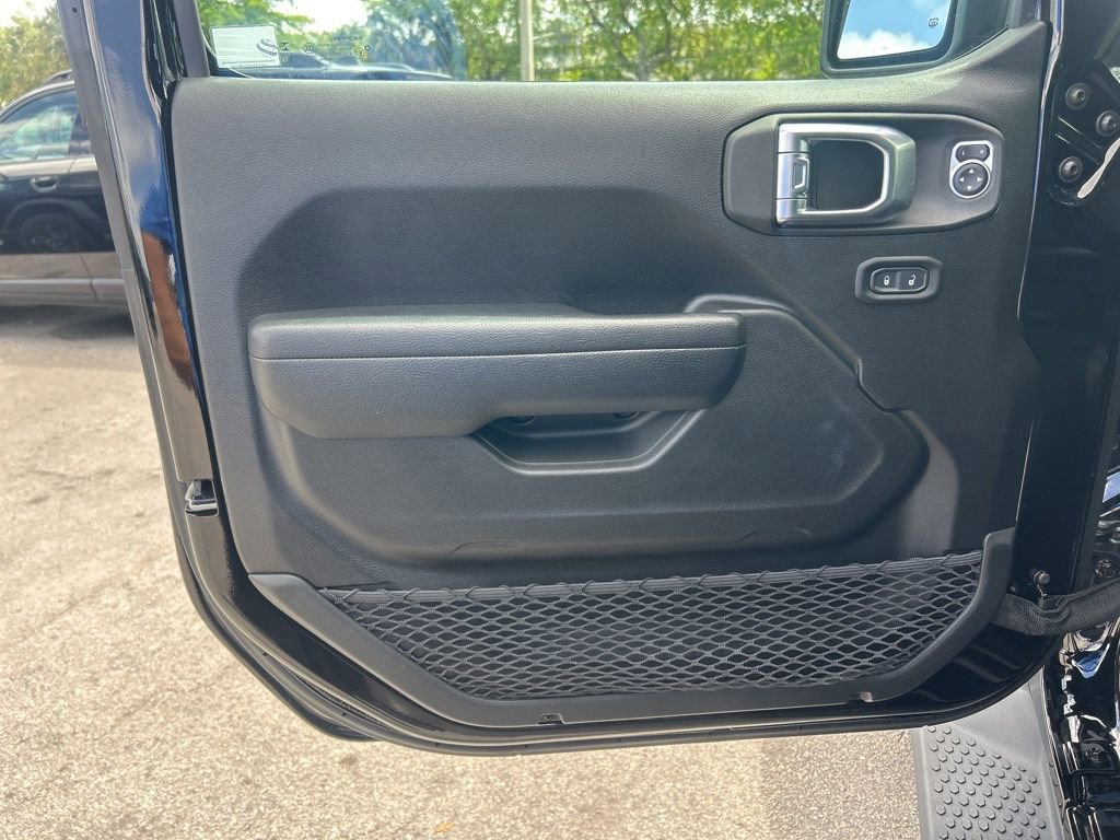 Used 2023 Jeep Wrangler Sport S image 34