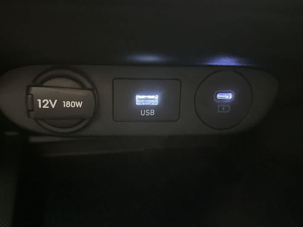 Used 2026 Hyundai Elantra Sport FWD image 17