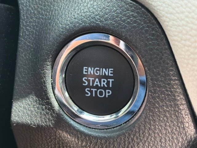 Used 2025 Toyota RAV4 XLE FWD image 29
