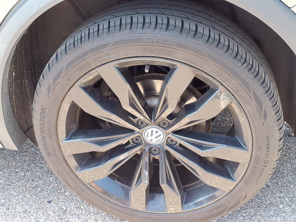 Used 2021 Volkswagen Tiguan SE R-Line AWD/4WD image 9