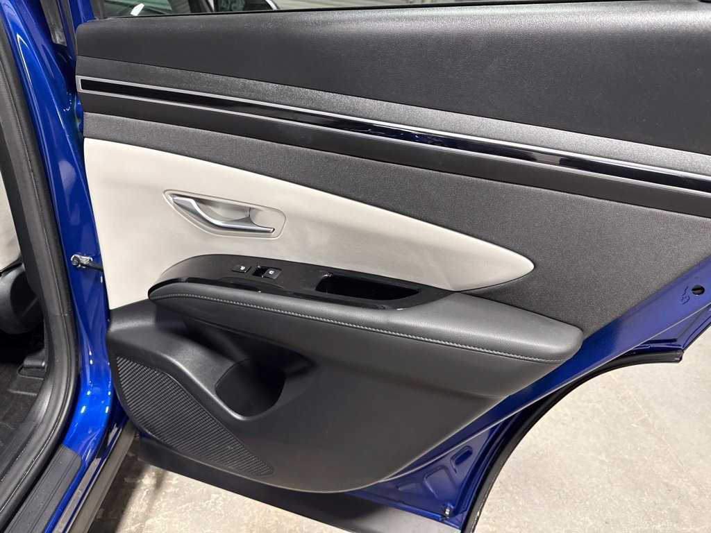 Used 2024 Hyundai Tucson Limited FWD image 12