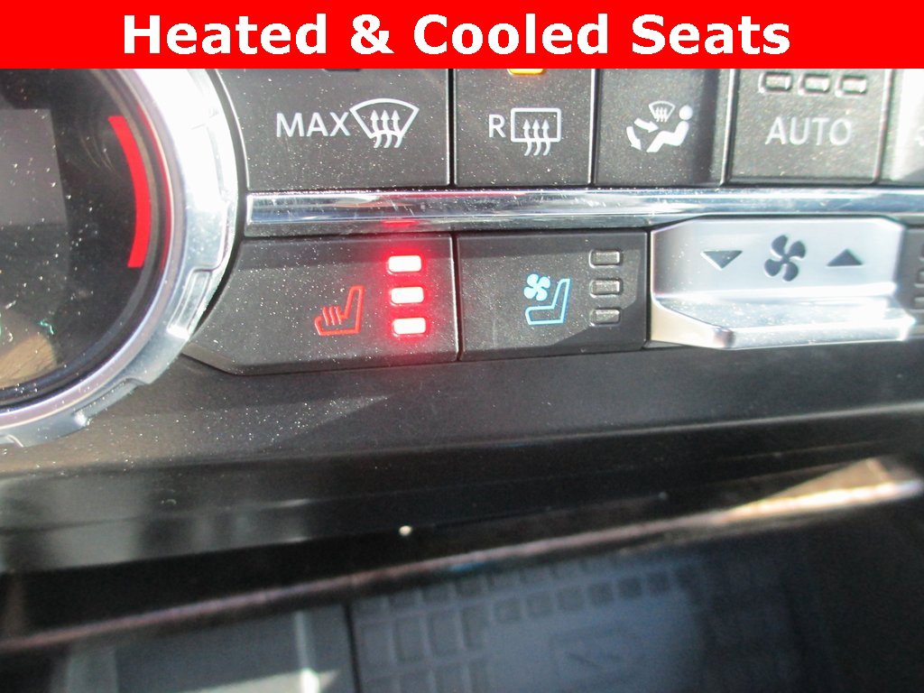 Used 2022 Ford F250 Lariat w/ Black Appearance Package image 15