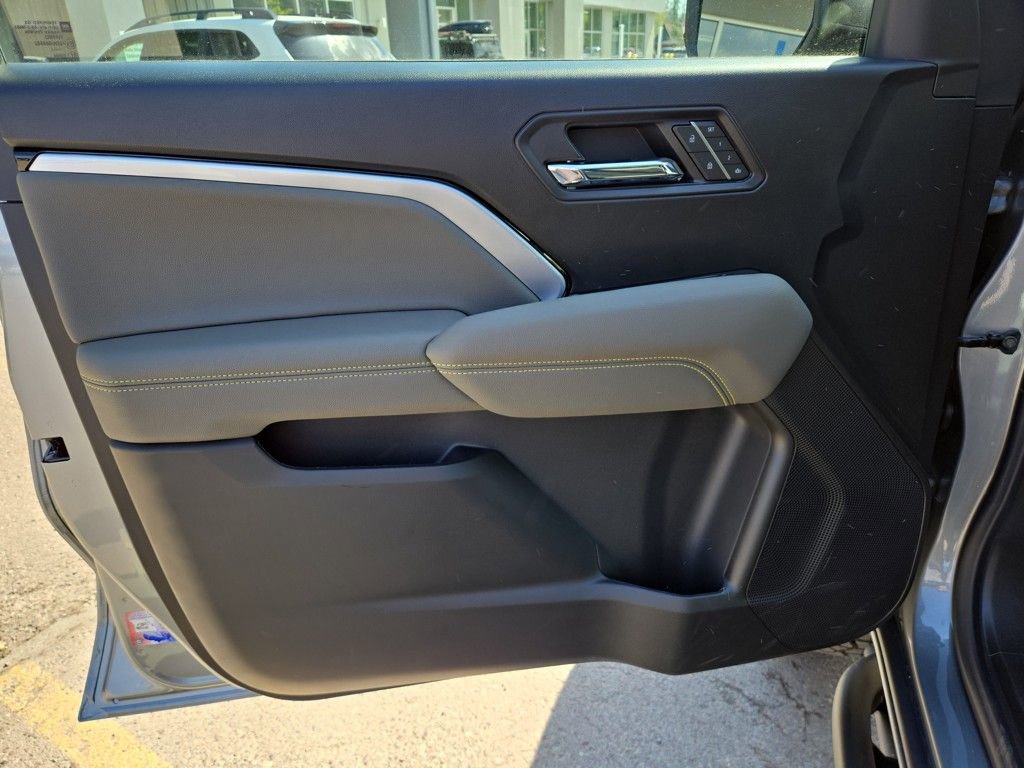 New 2025 Chevrolet Colorado ZR2 w/ Technology Package image 12