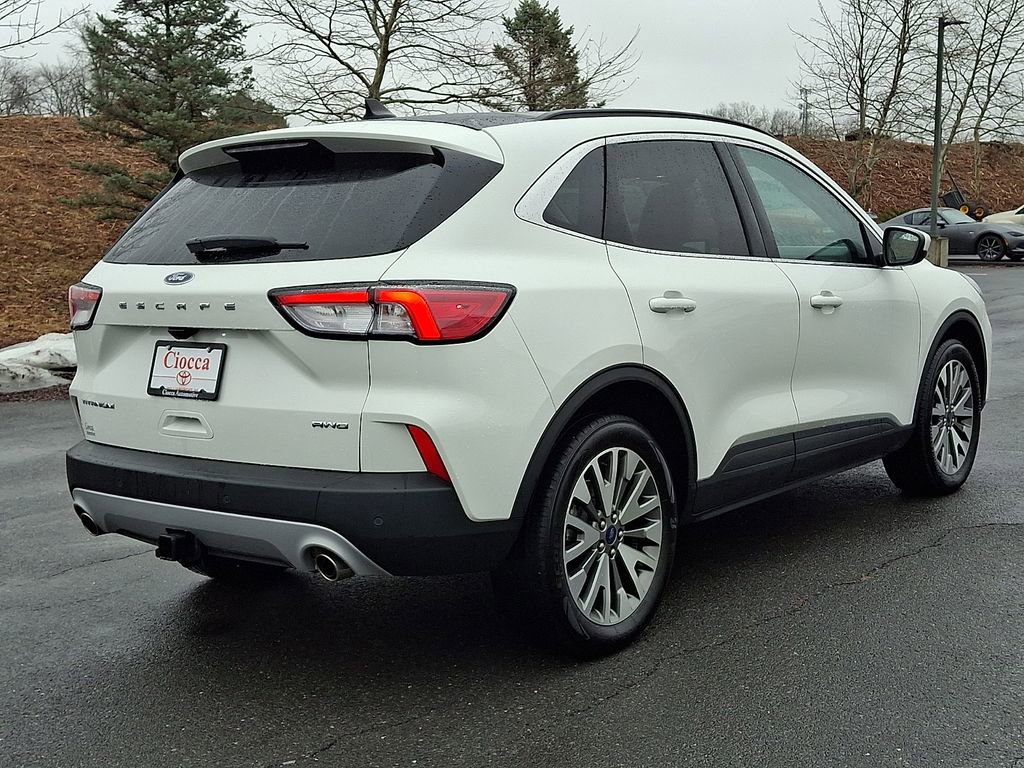 Used 2022 Ford Escape Titanium w/ Class II Trailer Tow Package image 10