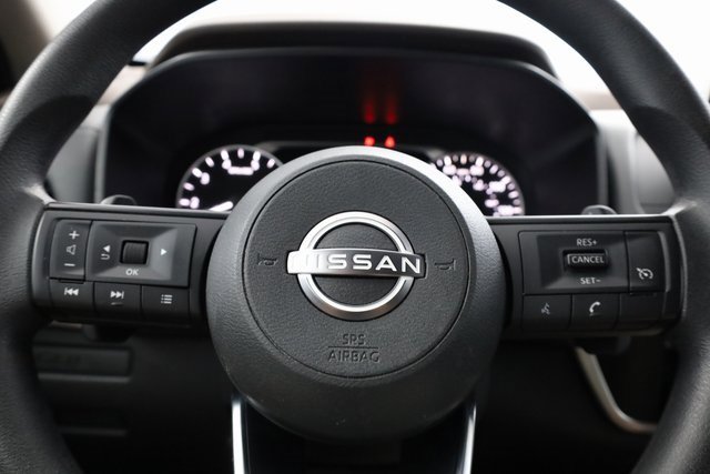 Used 2023 Nissan Rogue S image 15