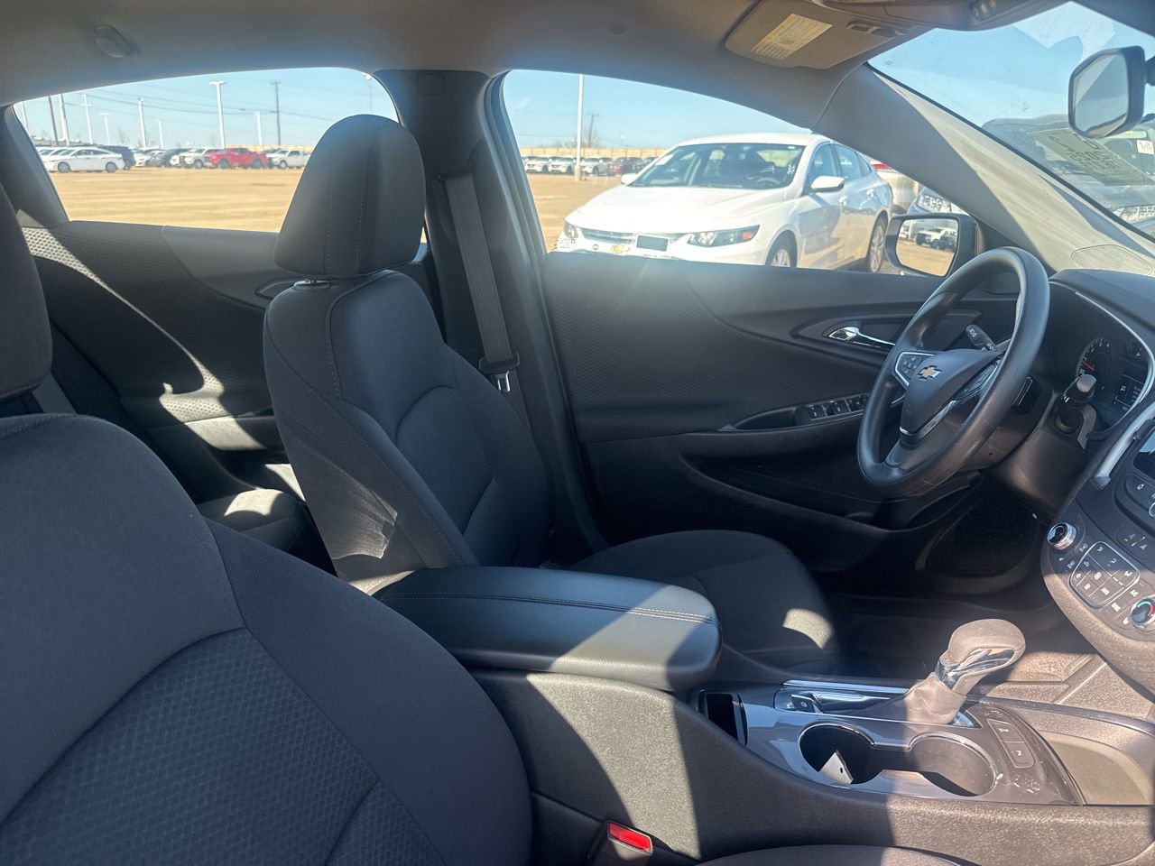 Used 2025 Chevrolet Malibu LT image 30