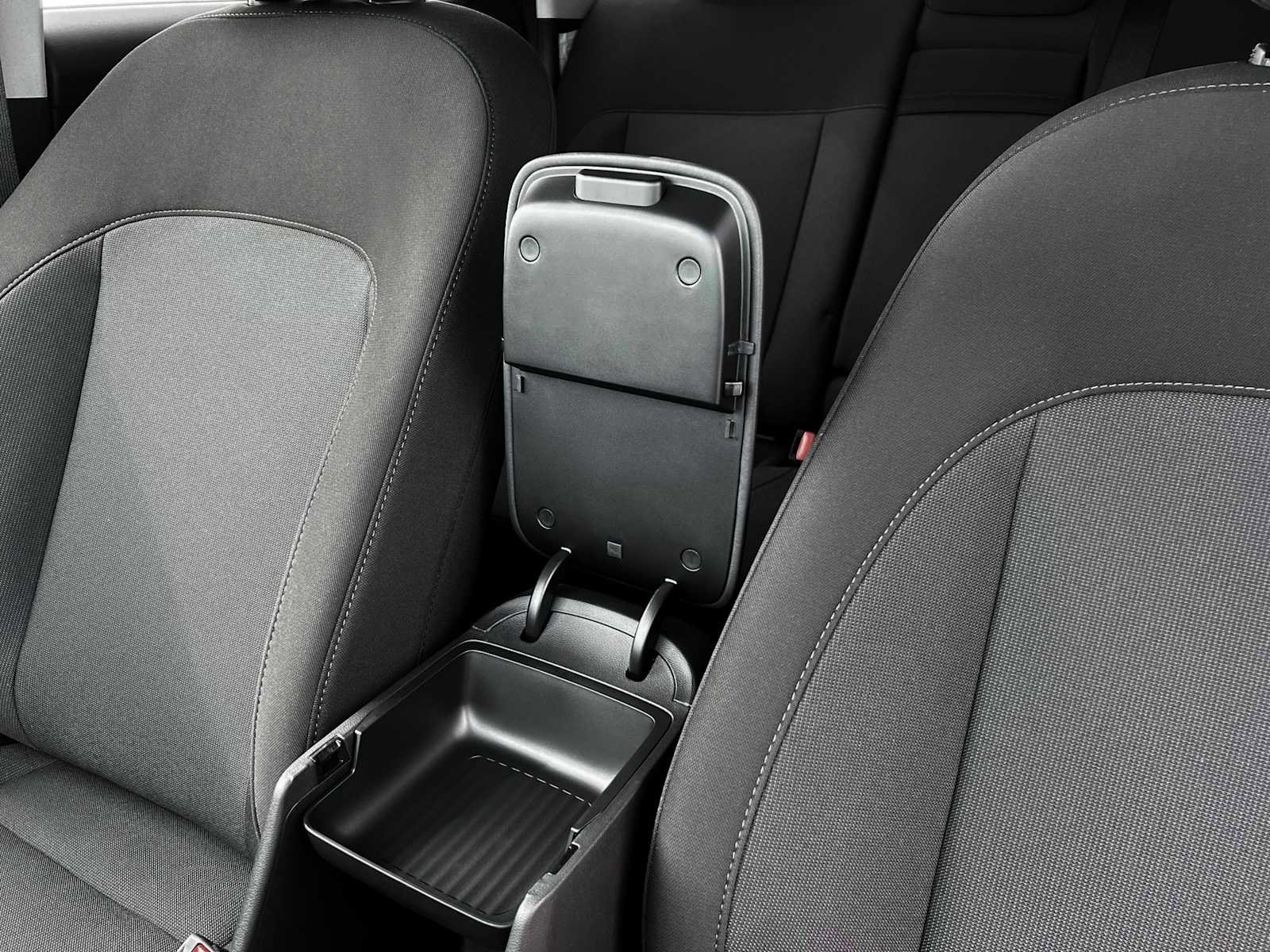 New 2024 Hyundai Kona SEL w/ Convenience Package image 18