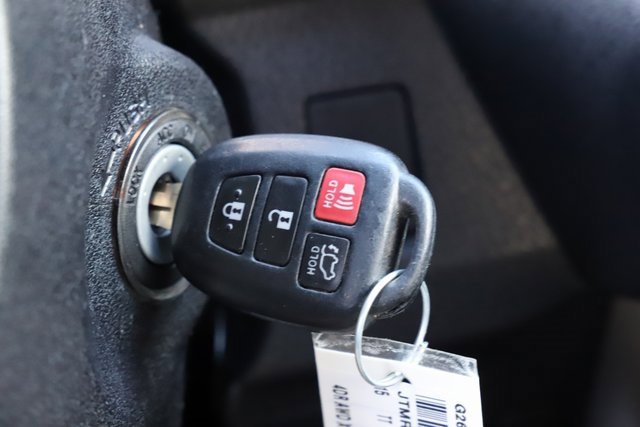 Used 2015 Toyota RAV4 XLE image 30