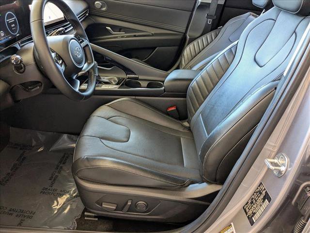 Used 2023 Hyundai Elantra Limited image 16