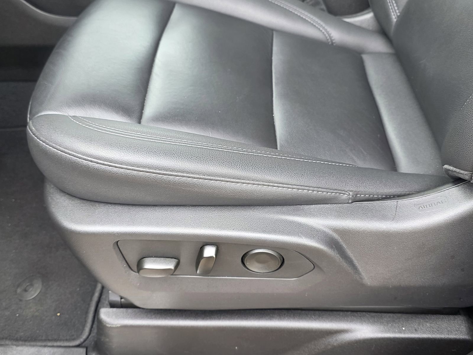 Used 2025 Chevrolet Tahoe Z71 AWD/4WD image 23
