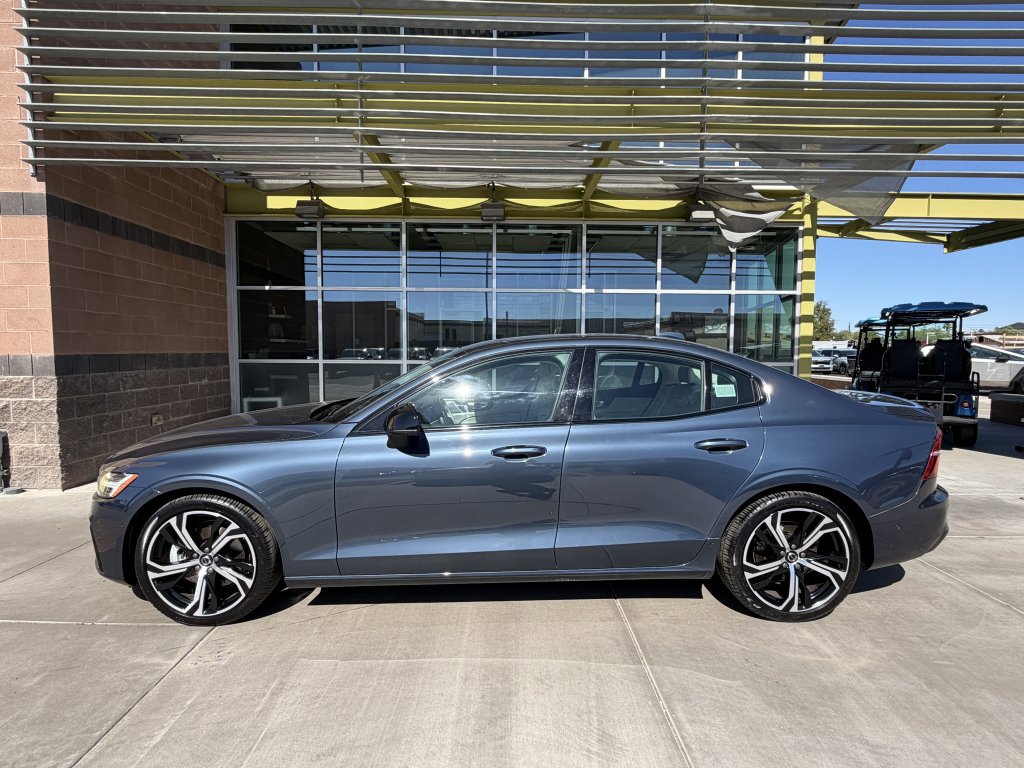 Used 2025 Volvo S60 B5 Plus w/ Climate Package FWD image 7