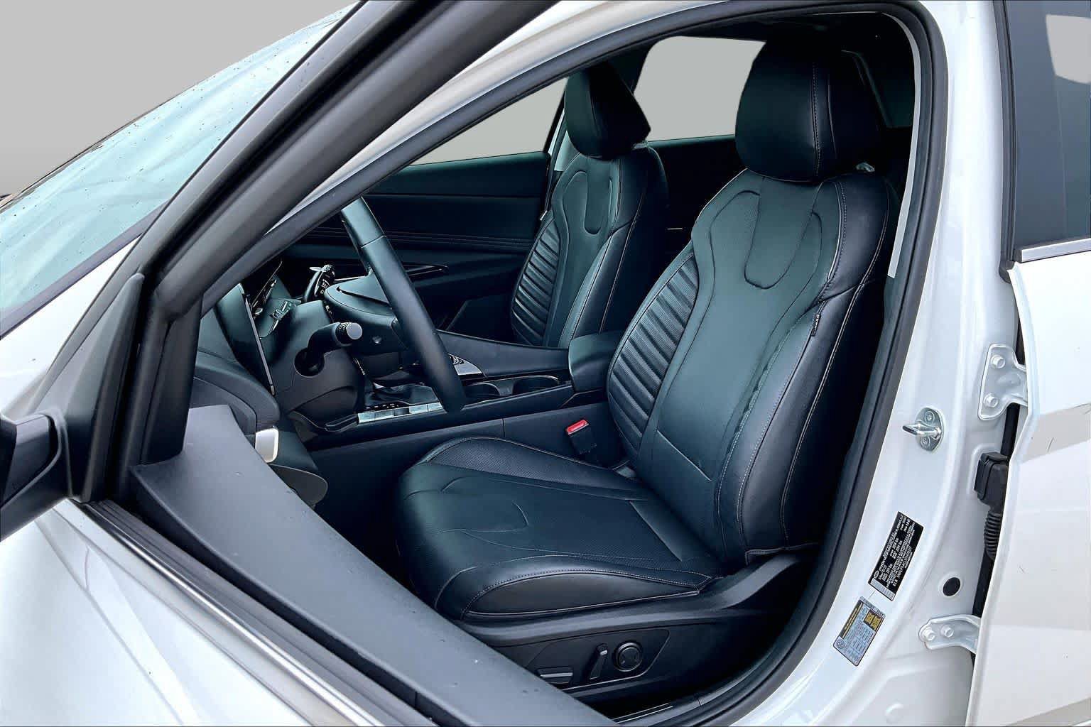 Certified 2023 Hyundai Elantra Limited FWD image 8