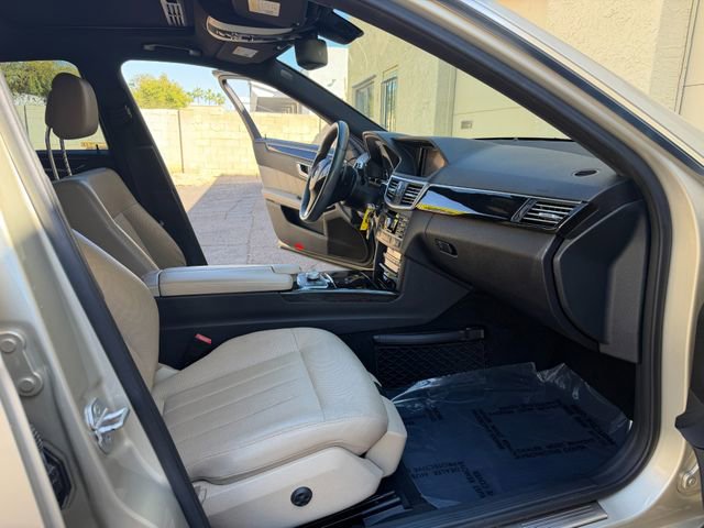 Used 2011 Mercedes-Benz E 550 Sedan w/ Premium 1 Pkg image 27