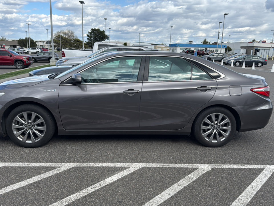 Used 2016 Toyota Camry XLE w/ Moonroof Package FWD image 8