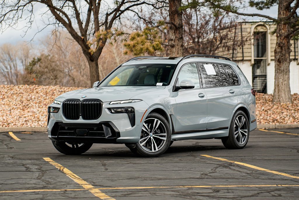 Used 2025 BMW X7 xDrive40i w/ M Sport Package image 1