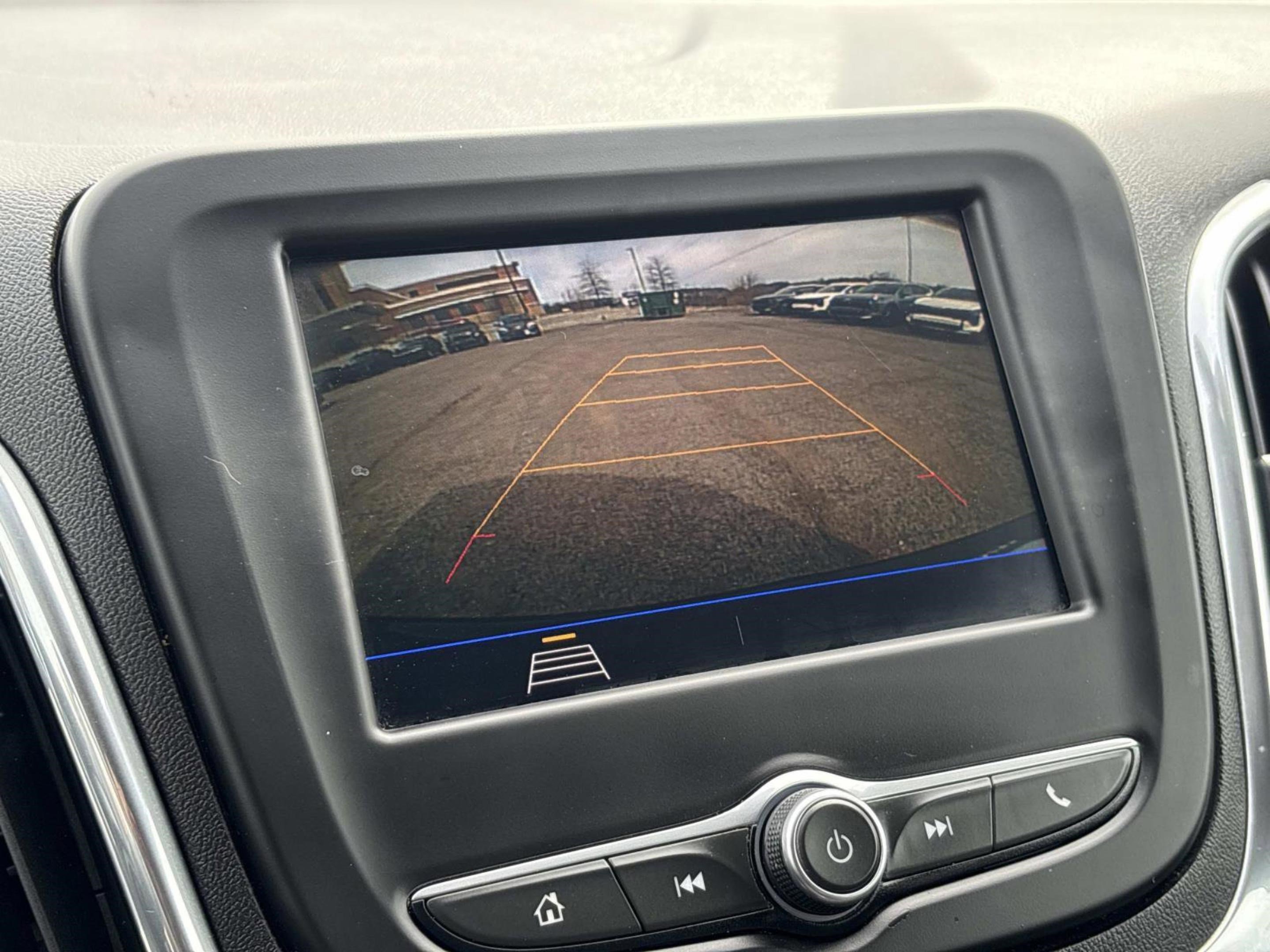 Used 2020 Chevrolet Equinox LT image 30