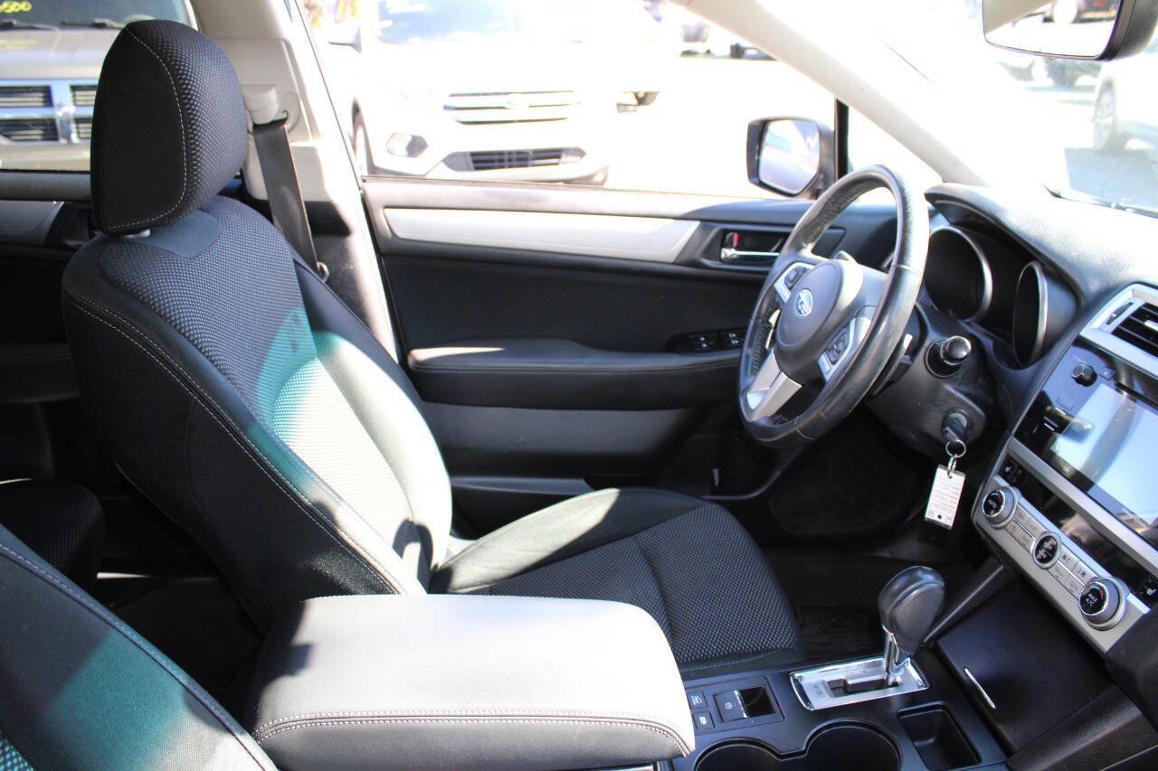 Used 2017 Subaru Outback 2.5i Premium AWD/4WD image 23