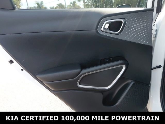 Certified 2025 Kia Soul LX image 21