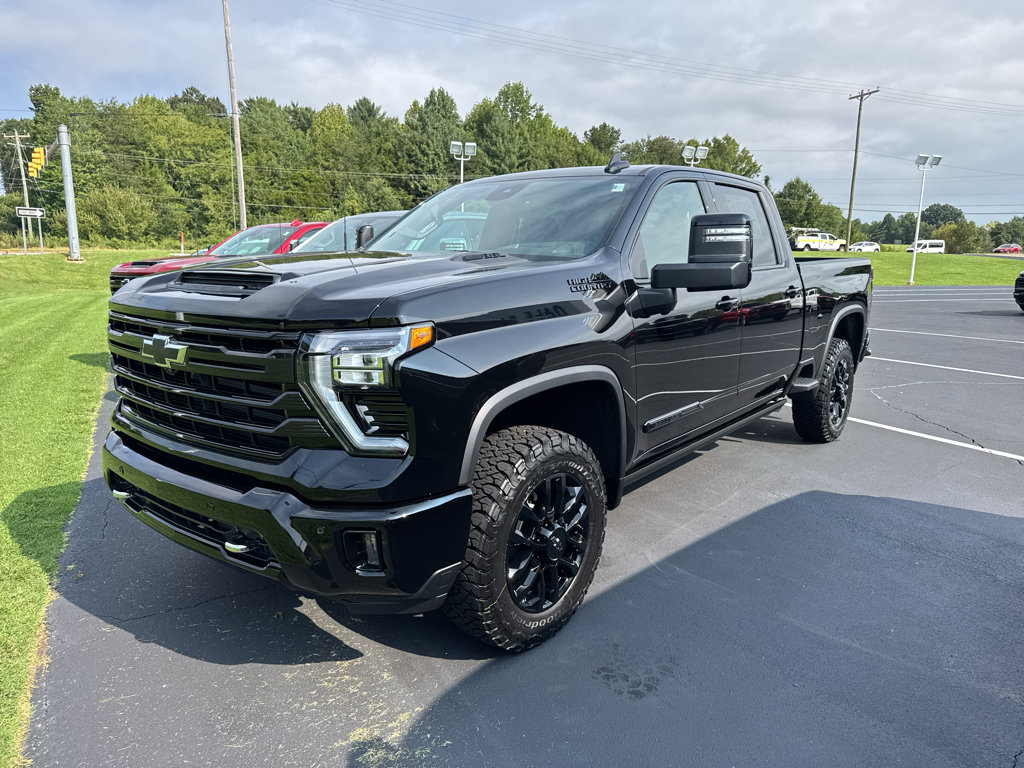 New 2026 Chevrolet Silverado 2500 High Country w/ Midnight Edition AWD/4WD image 3
