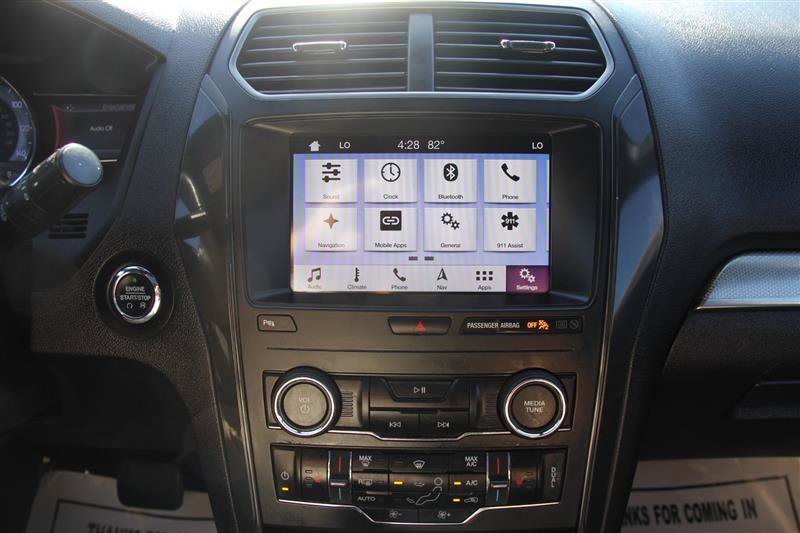Used 2019 Ford Explorer XLT w/ Equipment Group 202A AWD/4WD image 29