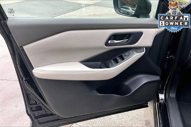 Used 2025 Nissan Rogue SV FWD image 23