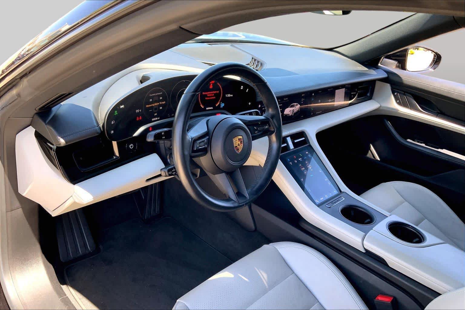 Used 2022 Porsche Taycan RWD image 15