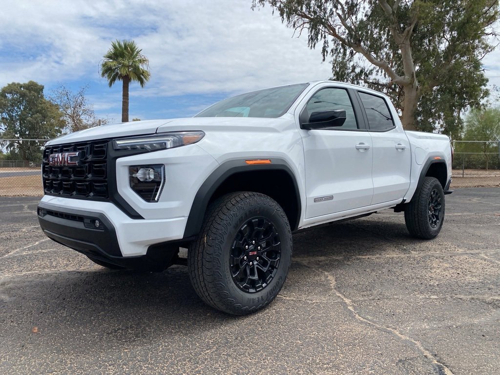 New 2026 GMC Canyon Elevation w/ Convenience Package image 2