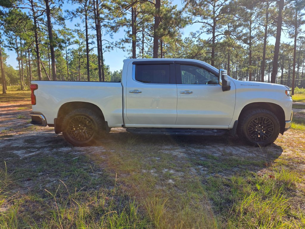 Used 2020 Chevrolet Silverado 1500 LTZ w/ LTZ Plus Package AWD/4WD image 5