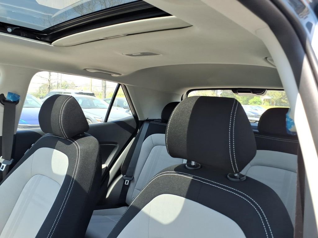 New 2026 Hyundai Venue SEL image 16