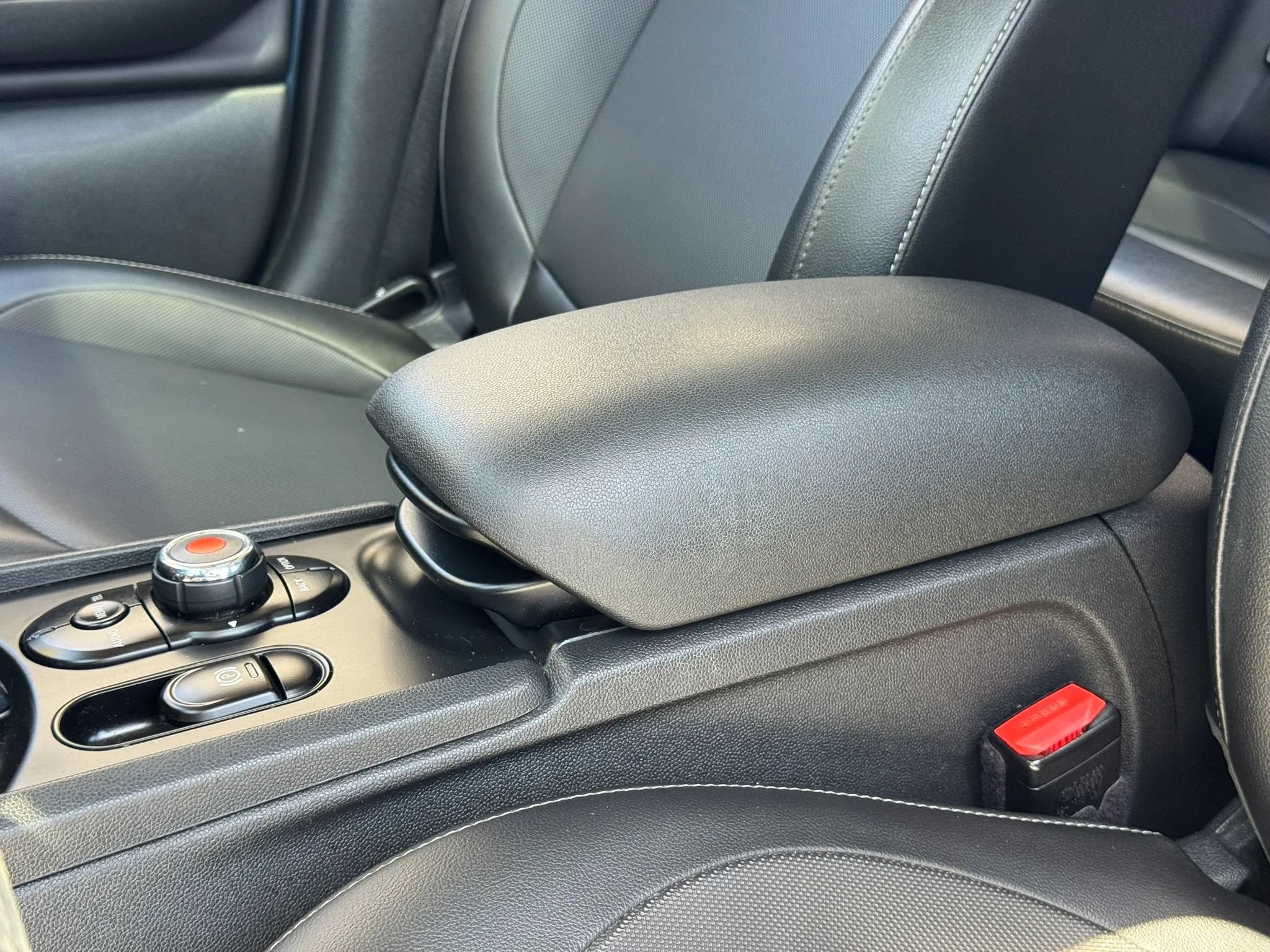 Used 2017 MINI Cooper Clubman FWD image 24