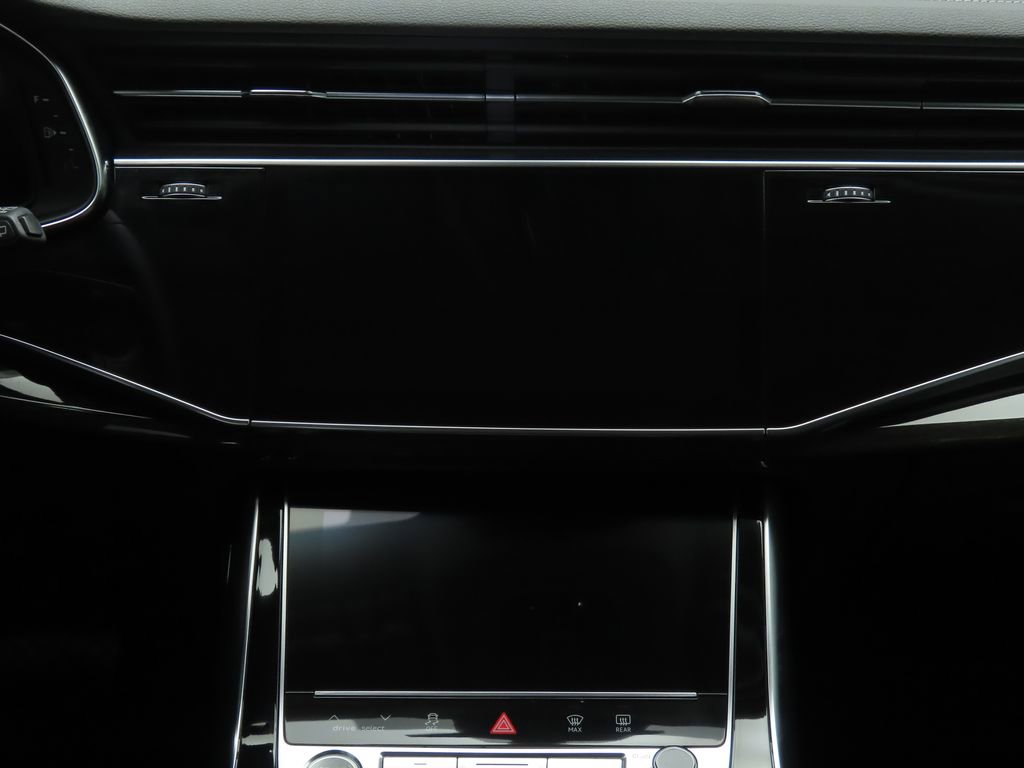 Used 2023 Audi Q7 3.0T Prestige image 14