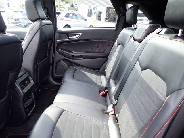 Certified 2024 Ford Edge ST-Line AWD/4WD image 12
