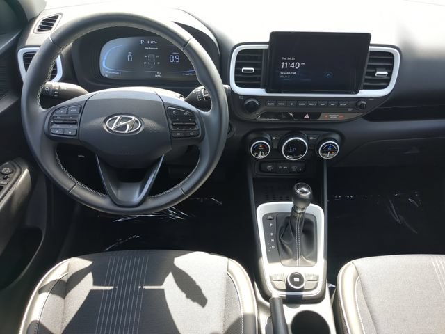 Used 2025 Hyundai Venue Limited FWD image 15