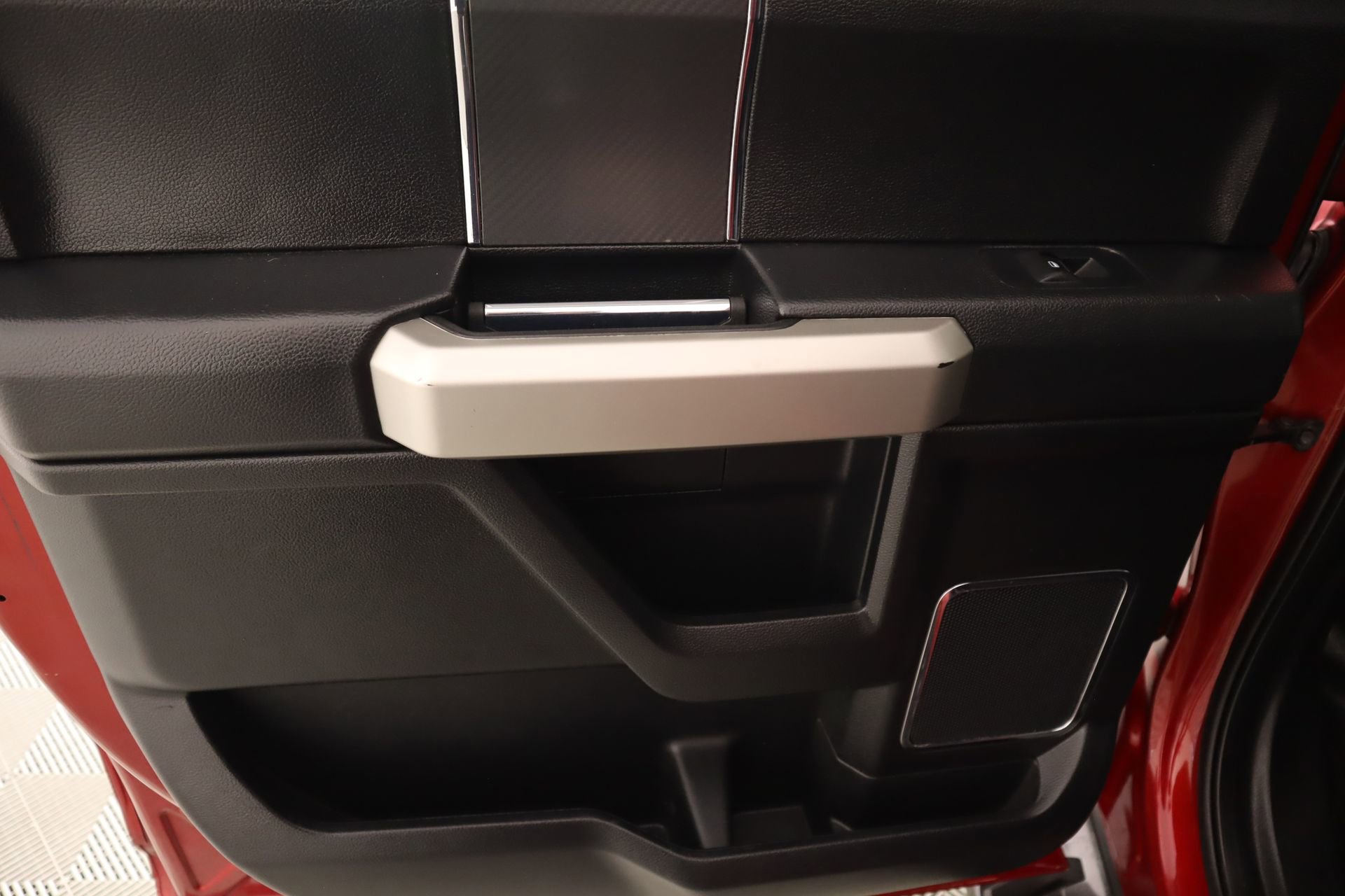 Used 2018 Ford F150 Lariat w/ Equipment Group 502A Luxury image 19