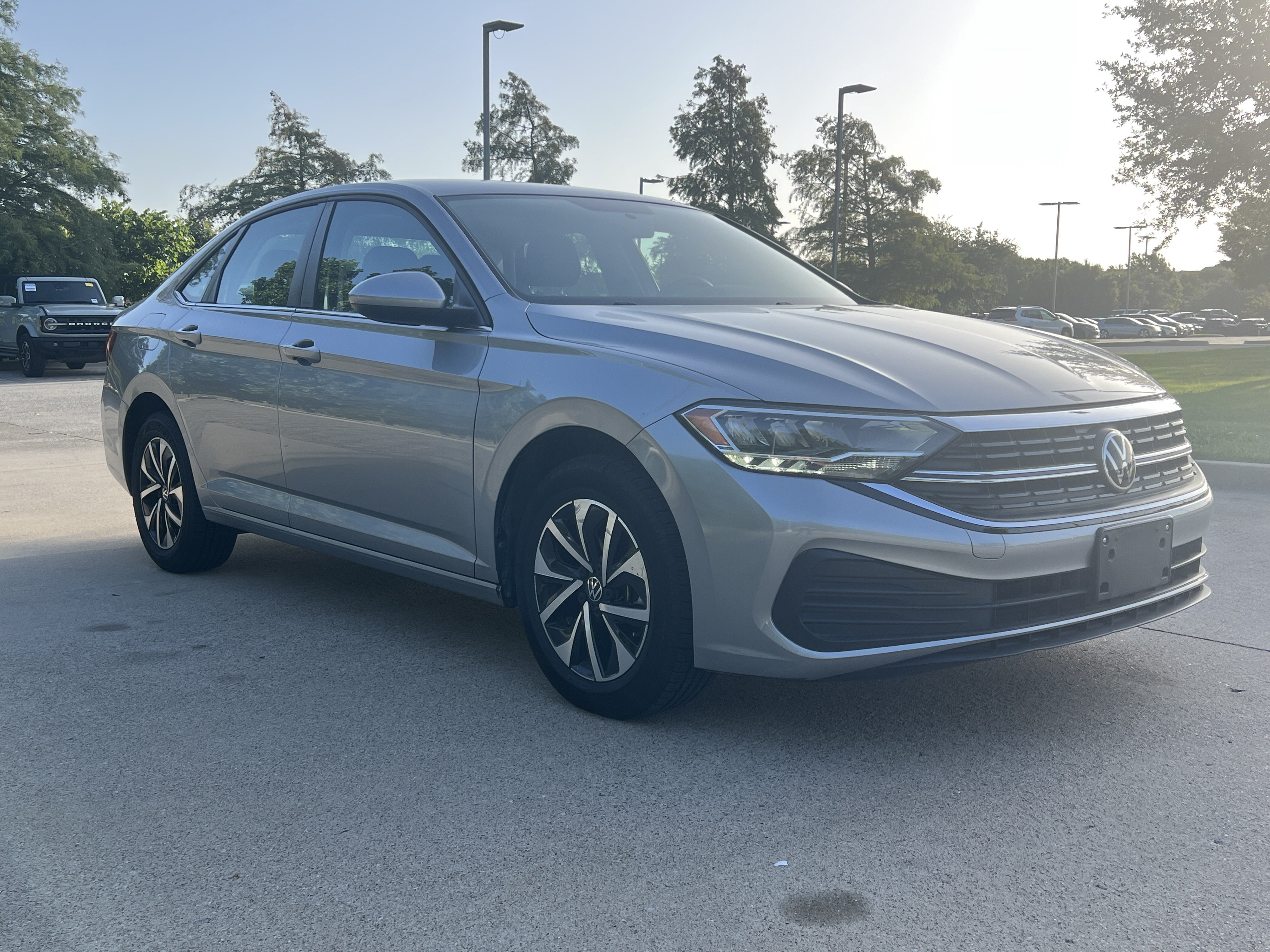 Used 2022 Volkswagen Jetta S FWD image 2