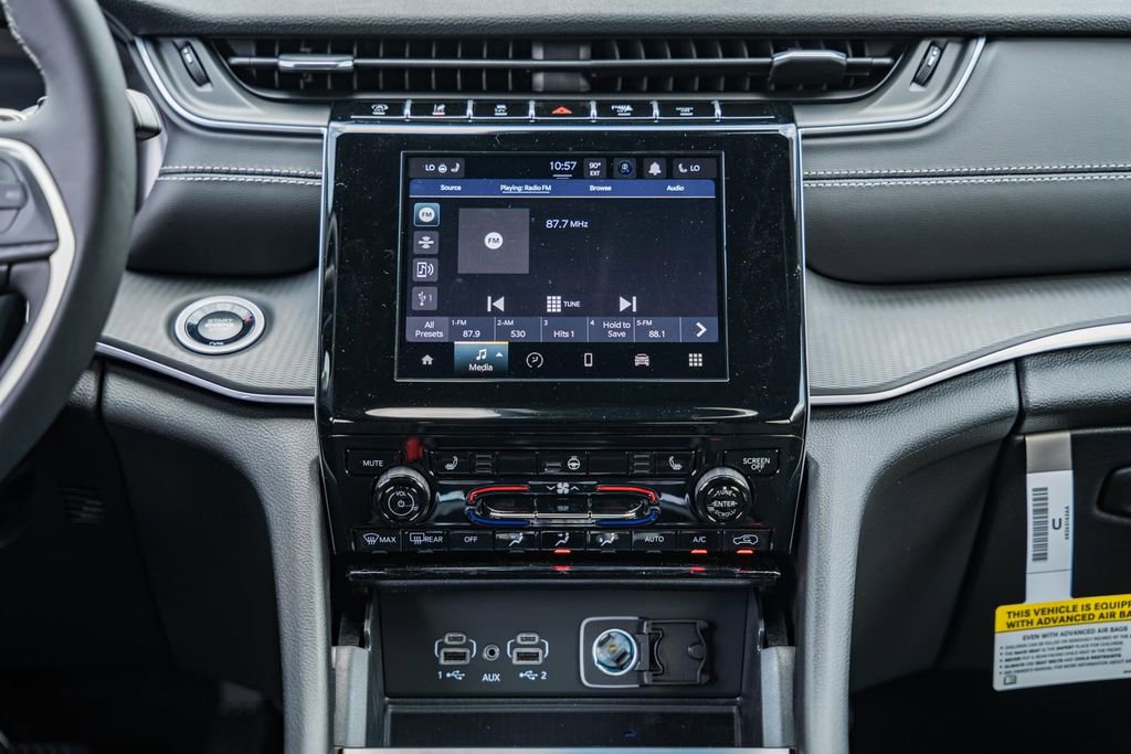 New 2025 Jeep Grand Cherokee Laredo X w/ Luxury Tech Group I image 20