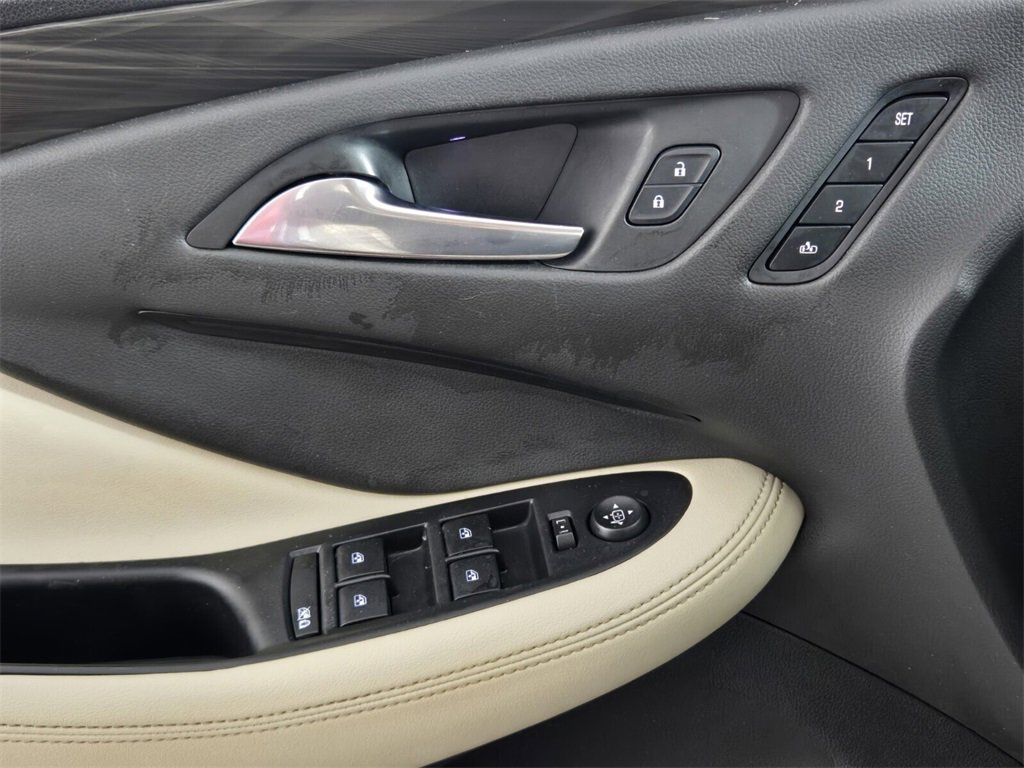 Used 2020 Buick Envision Essence image 24