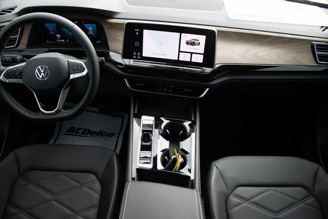 Used 2024 Volkswagen Atlas SE image 27