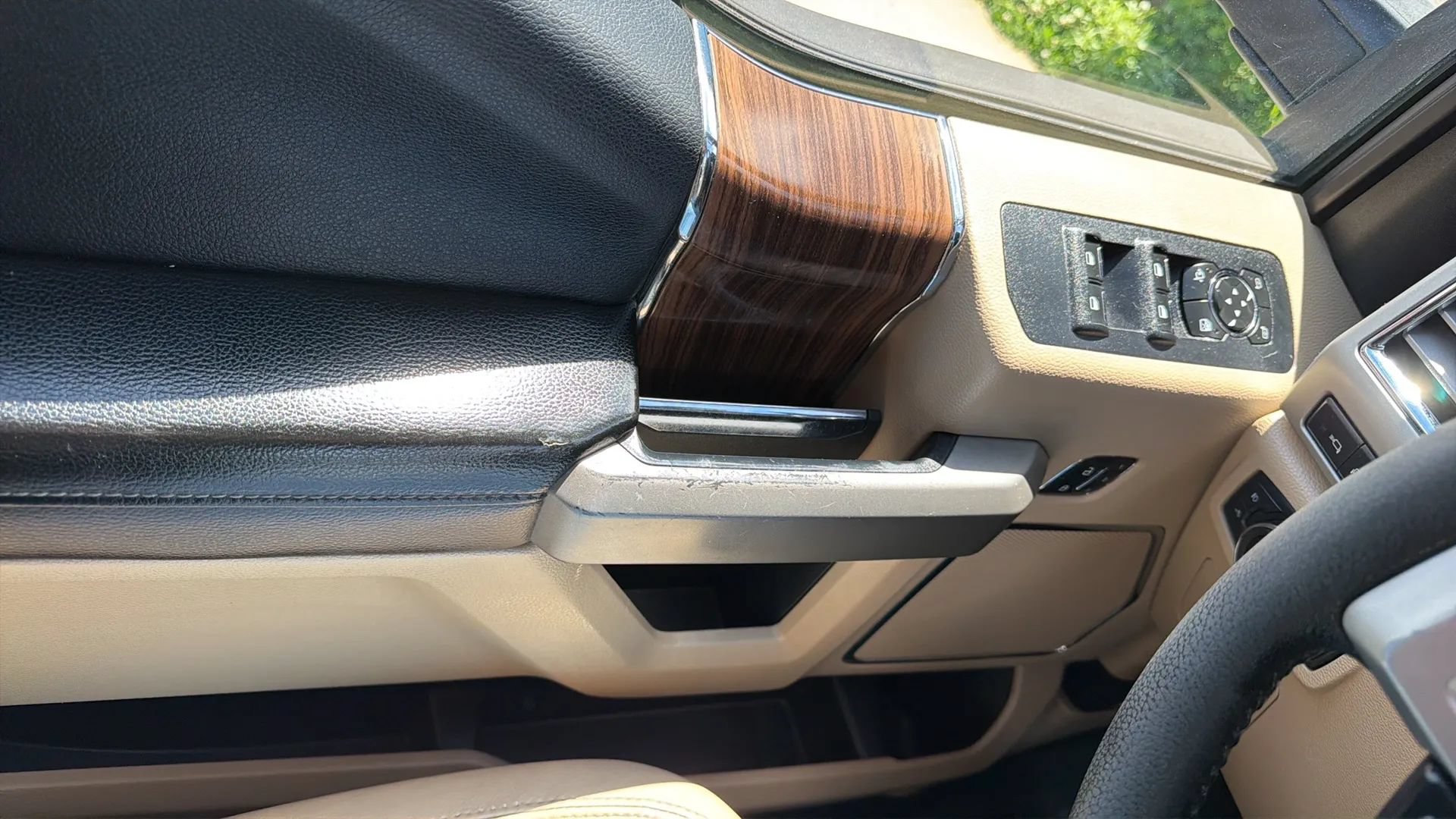 Used 2016 Ford F150 Lariat w/ Heavy-Duty Payload Package AWD/4WD image 21