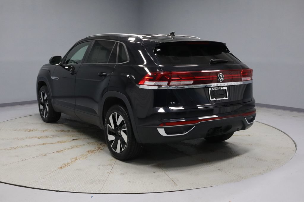 Used 2025 Volkswagen Atlas Cross Sport SE FWD image 9
