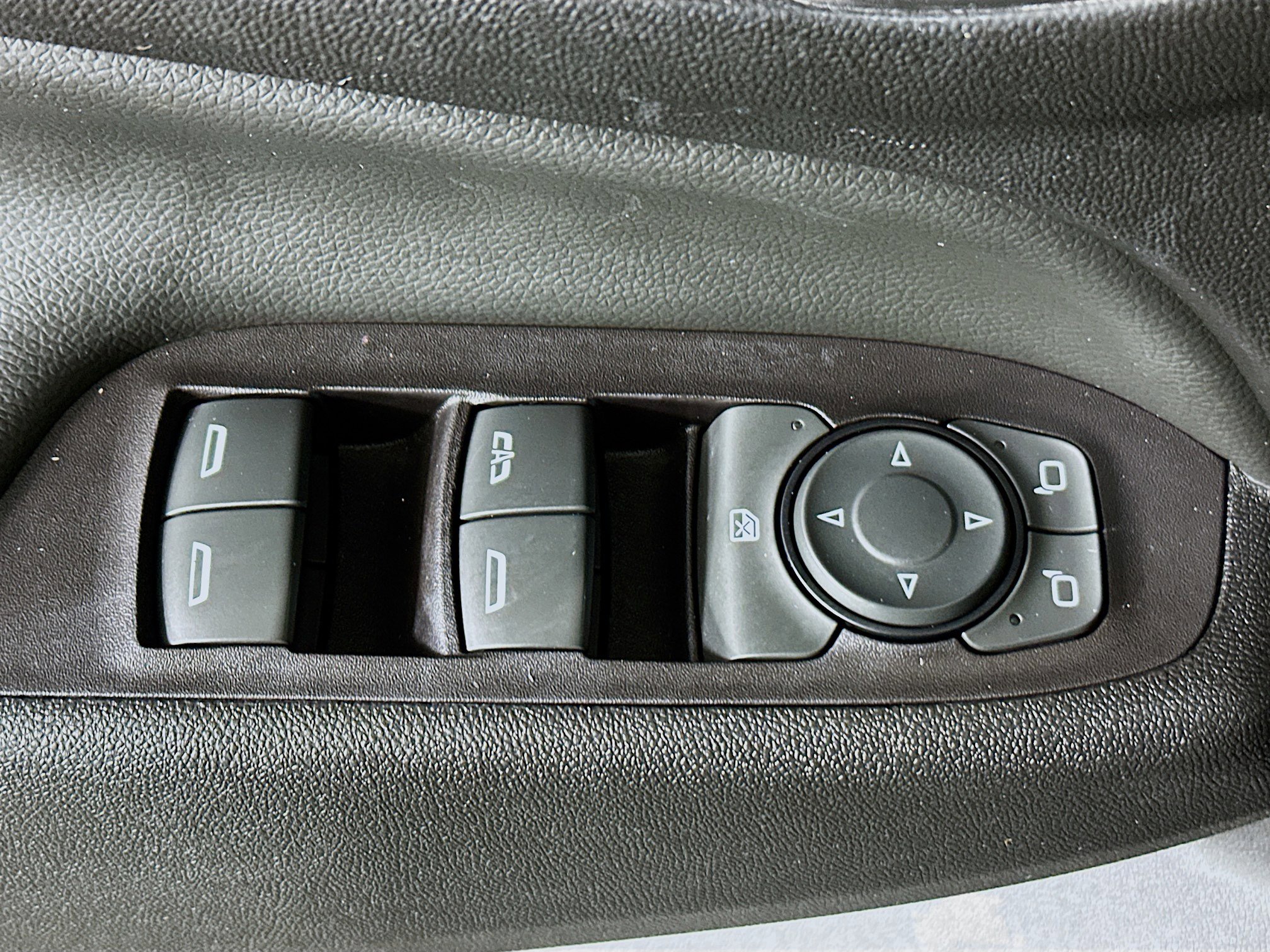 Used 2020 Chevrolet Equinox LT FWD image 14