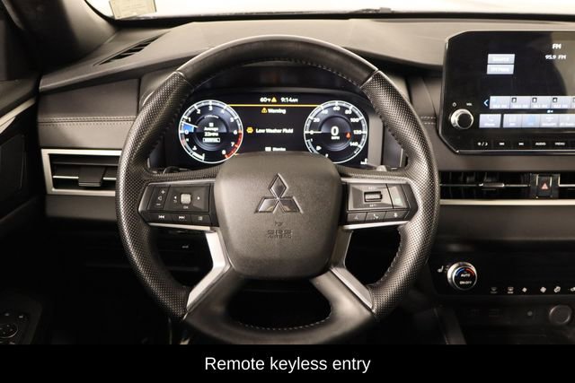 Used 2024 Mitsubishi Outlander SE Black Edition image 7